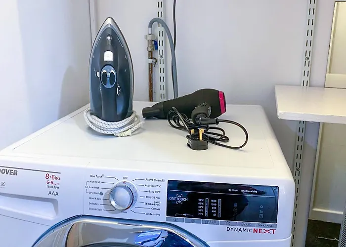 2 Bed Shoreditch Home With Parking