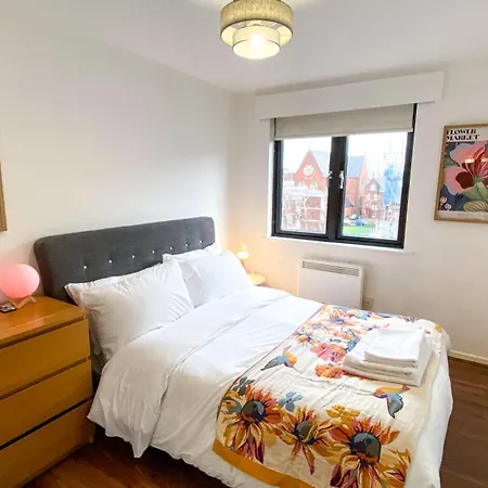 2 Bed Shoreditch Home With Parking Londra Esterno foto